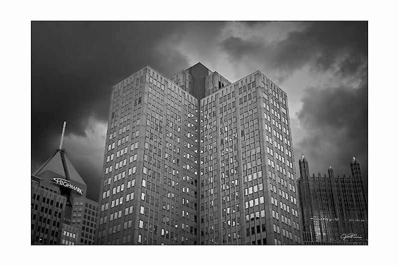 Three Gateway Center (1952, Eggers & Higgins), Pittsburgh, PA